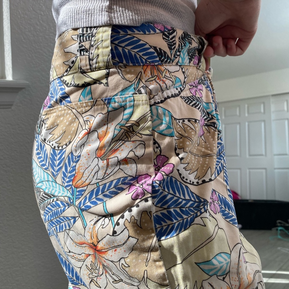 Capris - Picture 5 of 5